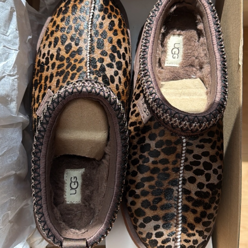 Ugg Taz Slippers in Burnt Cedar